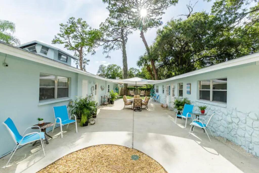 Coconut Cove Mid-Long Term Stays Available Walk To Downtown Trolly To Beaches Sarasota Exterior foto